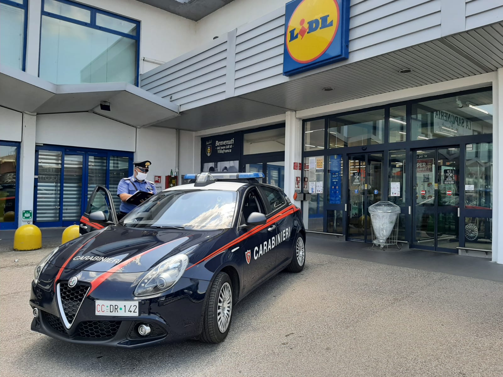 Ruba Prodotti Per L Igiene Al Lidl Per Un Valore Di 100 Euro Arrestata Prima Verona