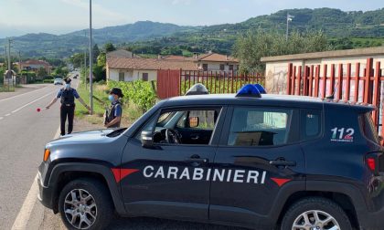 E' agli arresti domiciliari ma recapita lo stupefacente ai clienti tramite i pony express