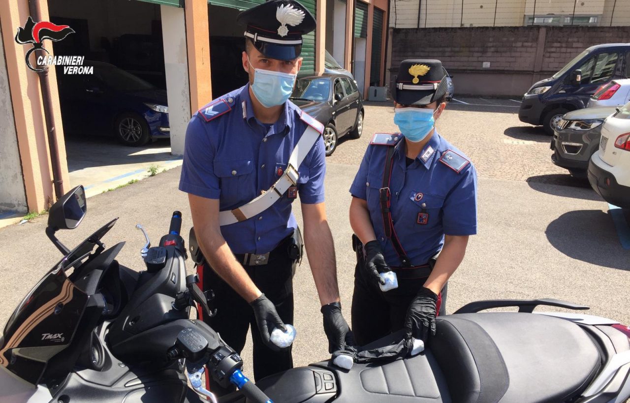 Fermato spacciatore tra Bussolengo e Pescantina, la cocaina era nascosta nel Tmax