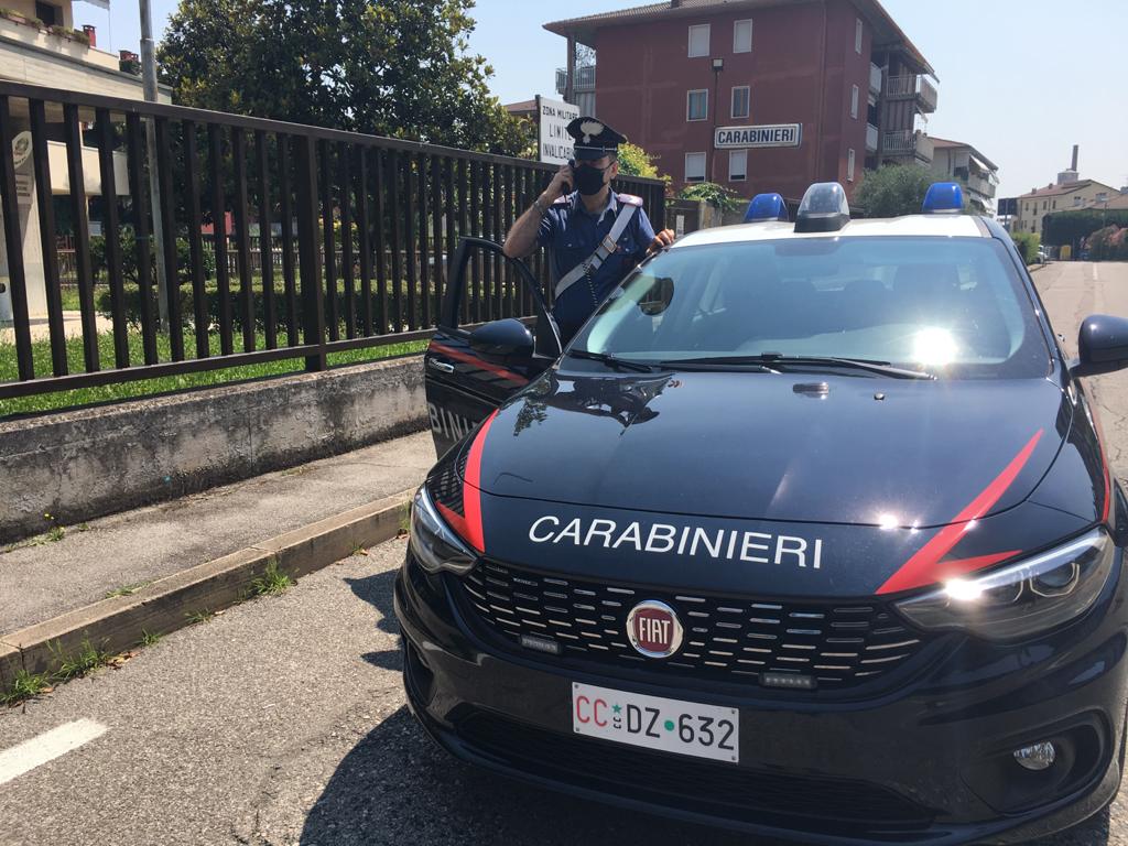 Aveva truffato 81 clienti in Romania promettendo lavori inesistenti in Italia: 49enne fermata dai Carabinieri