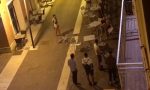 Lite nella notte a Legnago: distrutti tavolini del bar Gabbia e una vetrina VIDEO