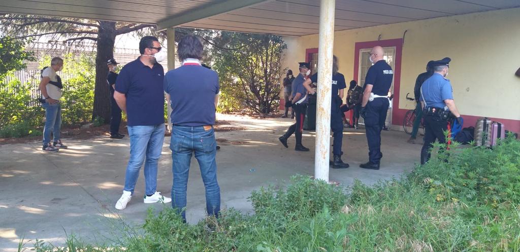 Immobile sgomberato e sei persone denunciate grazie alle segnalazioni dei residenti