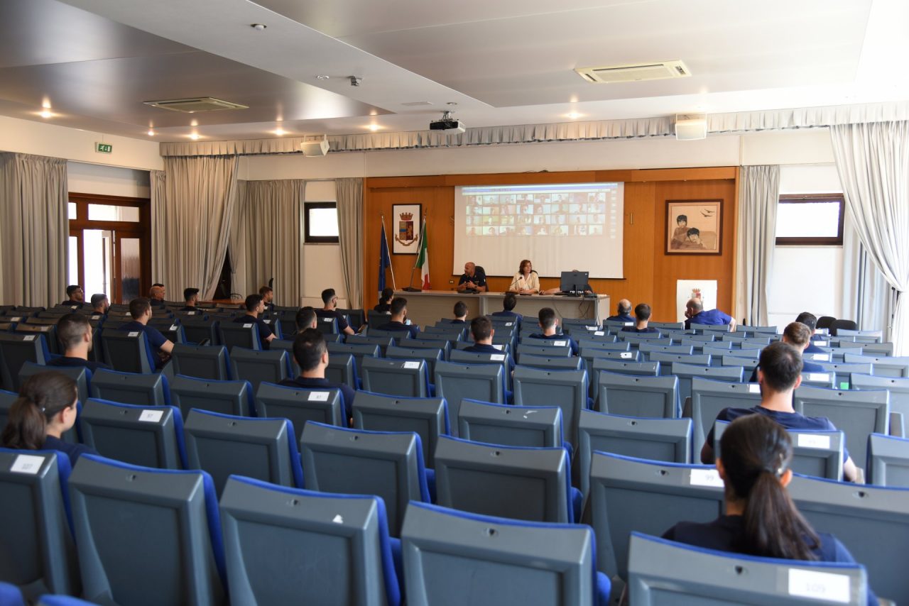Il Questore ha incontrato gli allievi del corso della “Scuola Allievi Agenti” di Peschiera del Garda