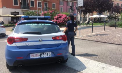 Ruba una borsa e iPhone custoditi all’interno di una macchina, 32enne arrestato