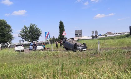 Incidente sulla 434, auto capovolta poco dopo l'uscita Zevio