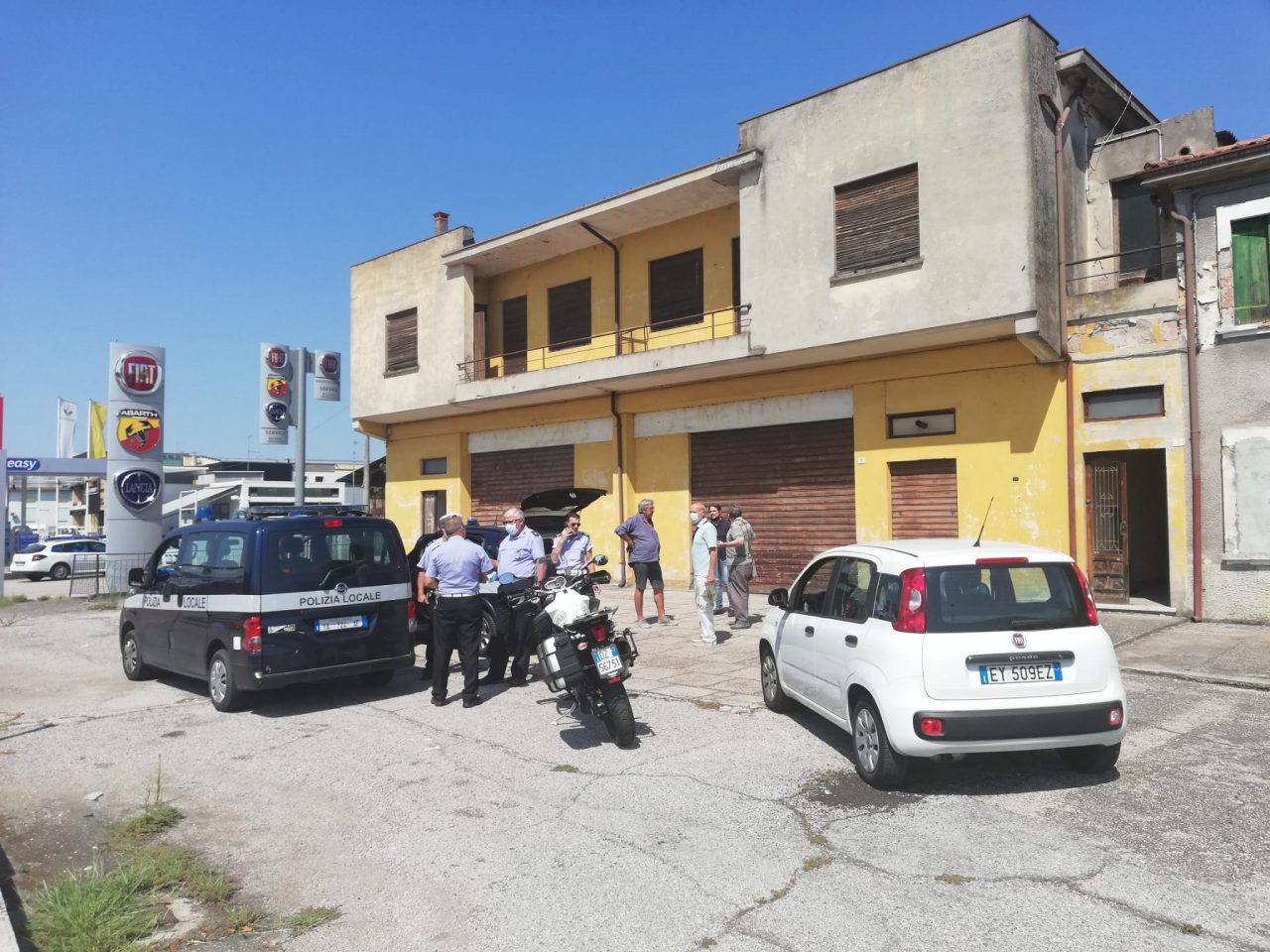 Sgombero Legnago, trovati una decina di magrebini. Falamischia: “Disturbiamo chi disturba” – FOTO
