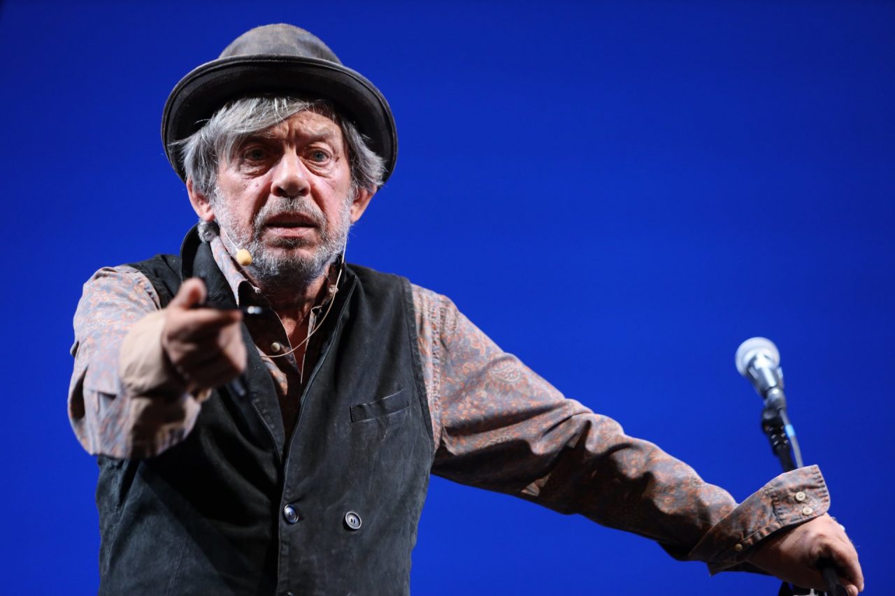 Paolo Rossi stasera inaugura il festival Shakespeariano dell’estate teatrale veronese