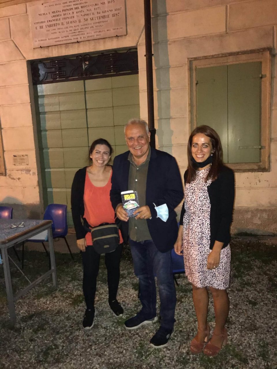 L’ex direttore del TG2 Mauro Mazza ospite a Villafranca: un successo la serata