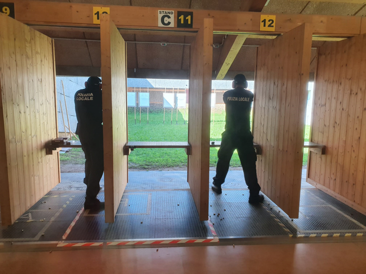 Neo agenti della Polizia Locale al poligono per l’ultima prova, Polato: “Investire sulla sicurezza”