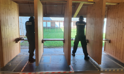 Neo agenti della Polizia Locale al poligono per l'ultima prova, Polato: "Investire sulla sicurezza"