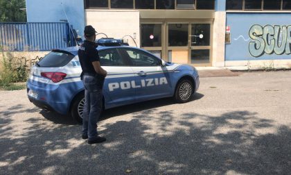 Finge di essere uno spacciatore e fugge con tre banconote da 200 euro, arrestato