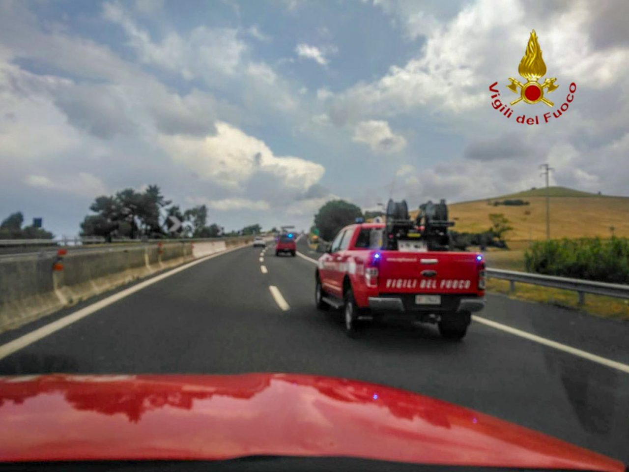 Esondazione del torrente Muson e incendio boschivo a L’Aquila, Vigili del Fuoco in soccorso VIDEO