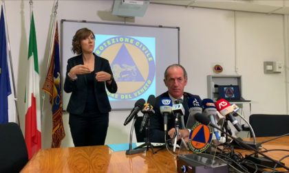 Appello di Zaia ai giovani: “L’età media dei contagi è scesa, usate la mascherina anche all'estero”