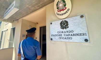 Carabiniere fuori servizio fa arrestare un giovane pusher intento a spacciare ai giardini