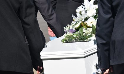 Focolaio dopo un funerale, il sindaco: "Chi c'era faccia il tampone"