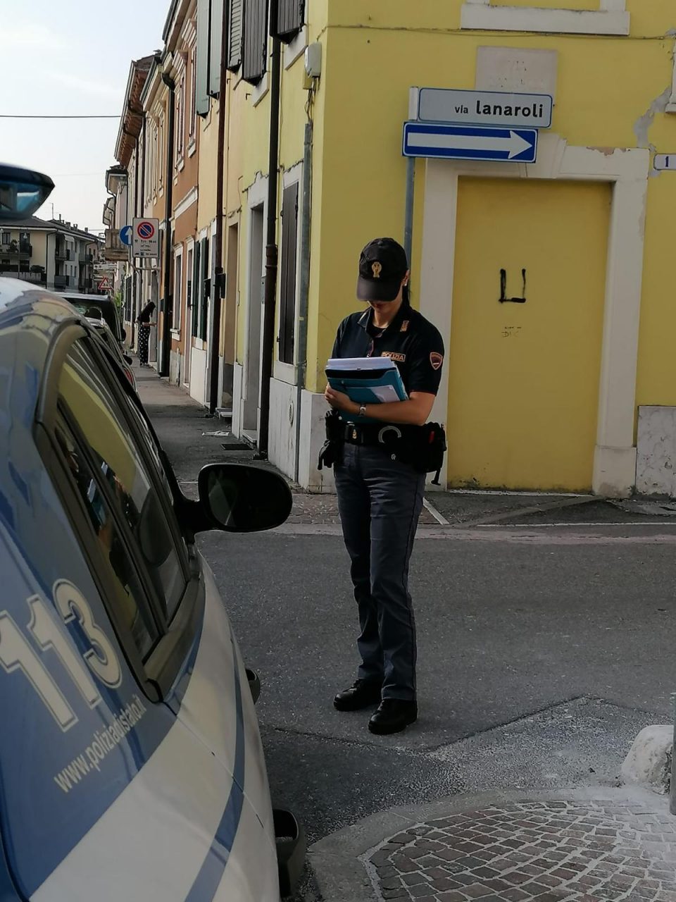 Ruba una bici elettrica ma viene inseguito e bloccato a terra, denunciato 37enne
