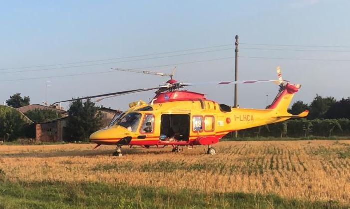 Bimba di un anno e mezzo travolta e uccisa dall’auto del nonno