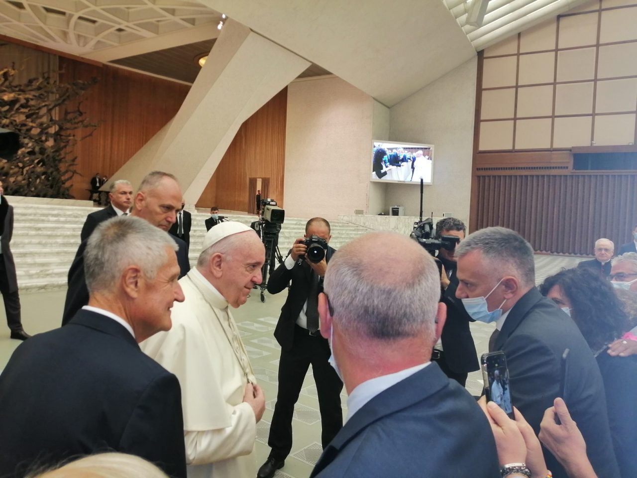 Banco Farmaceutico di Verona in udienza privata da Papa Francesco, Vanzan: “Gioia immensa”