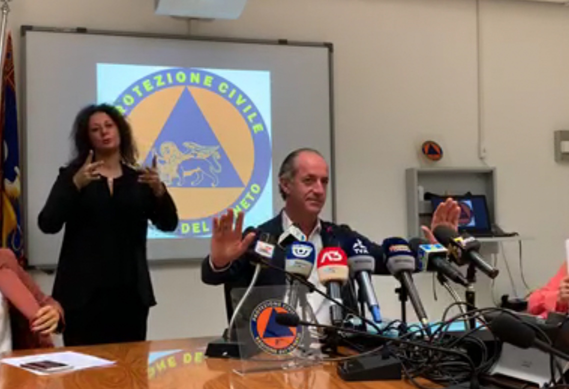 Ritorno a scuola: linee guida mascherine, ricreazione. Zaia: “Test rapidi per casi sospetti”