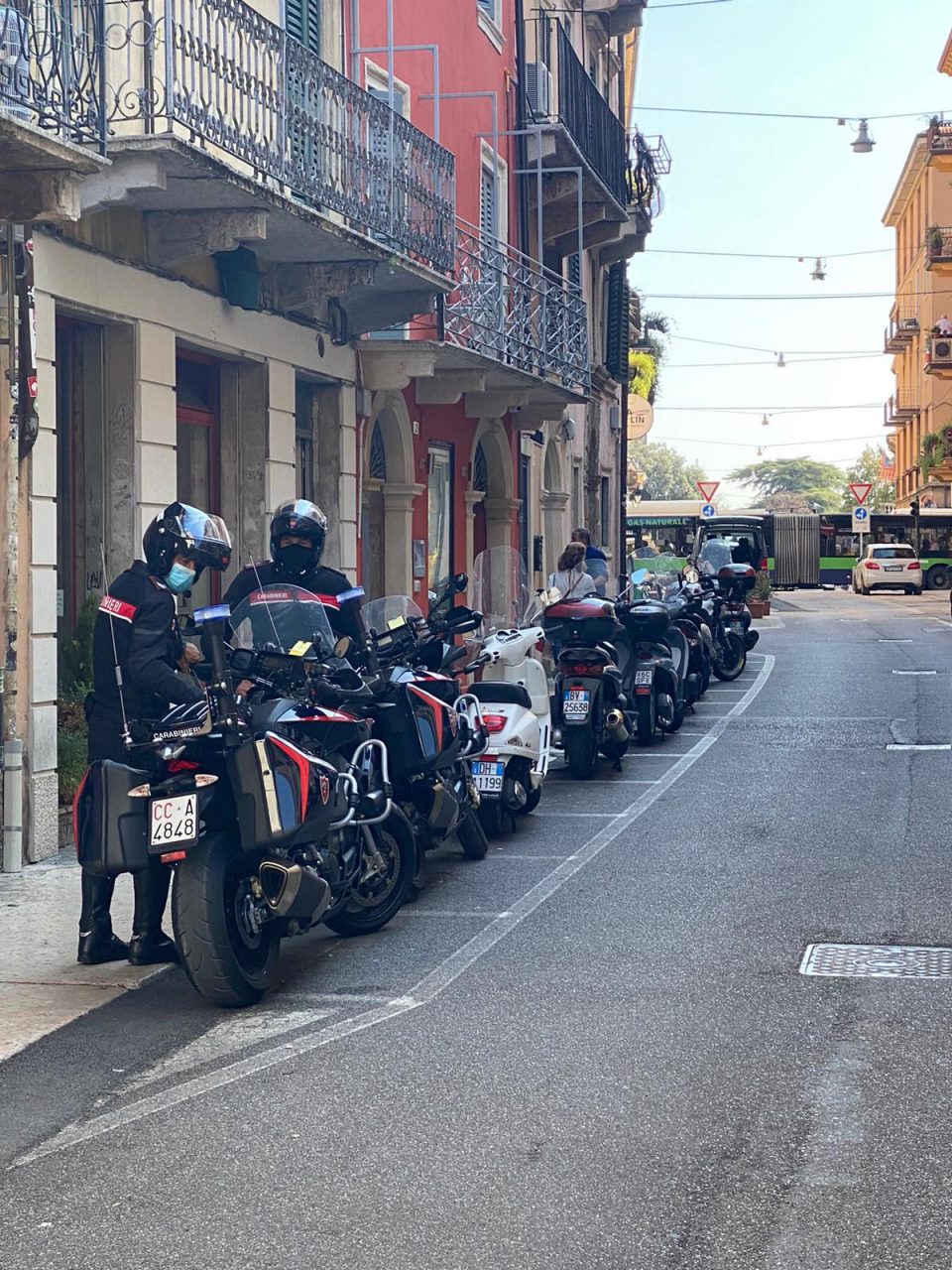 Arrestati due uomini: uno doveva scontare sei mesi, l’altro aveva il divieto di dimora nella provincia