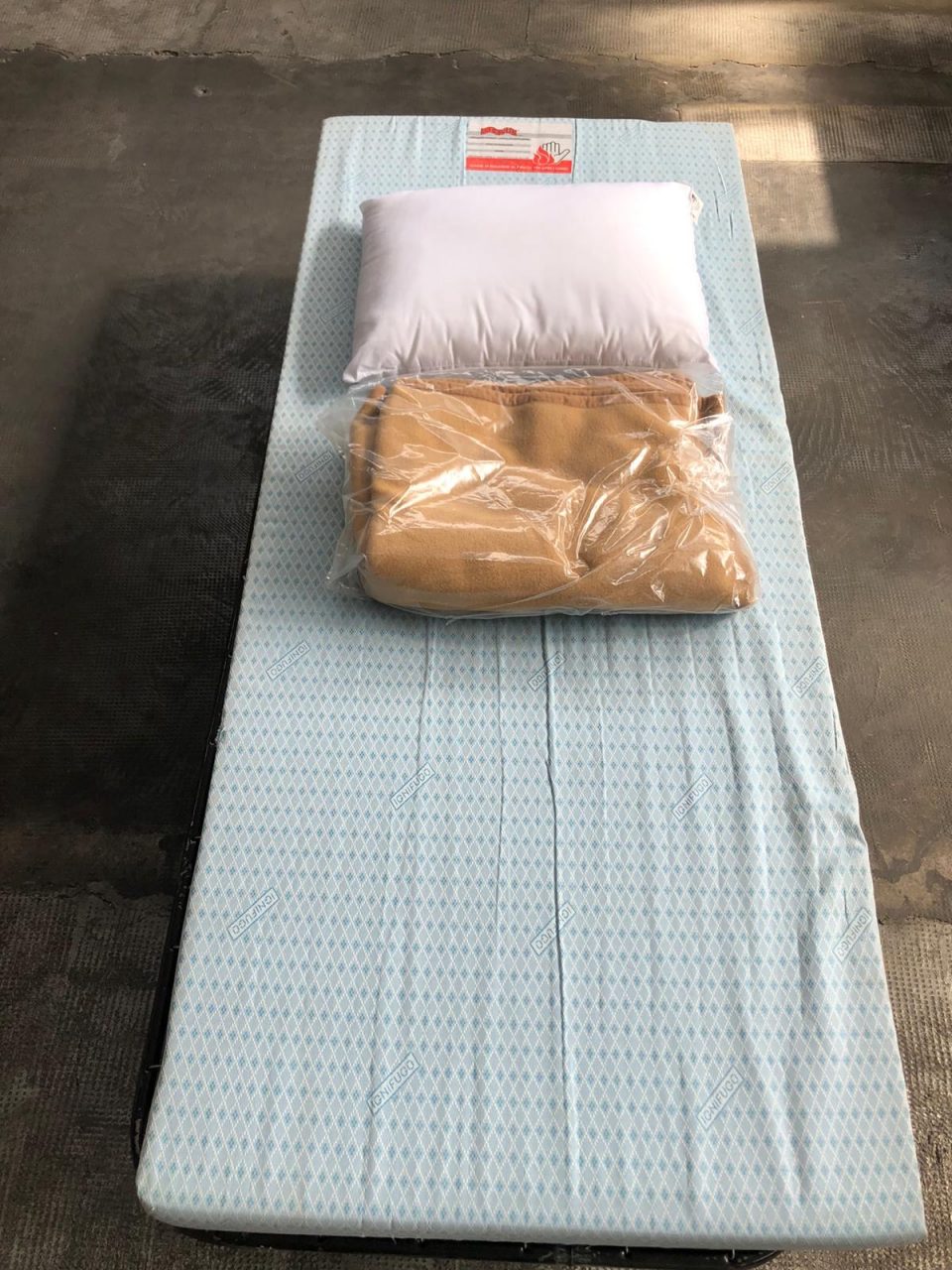 Il Comune sulla segnalazione del sindacato Polizia: “Le foto non sono del materiale che abbiamo distribuito”