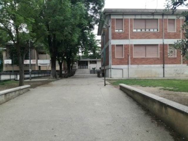 Primaria Guarino: bambini tornano a scuola ma trovano solo le sedie!