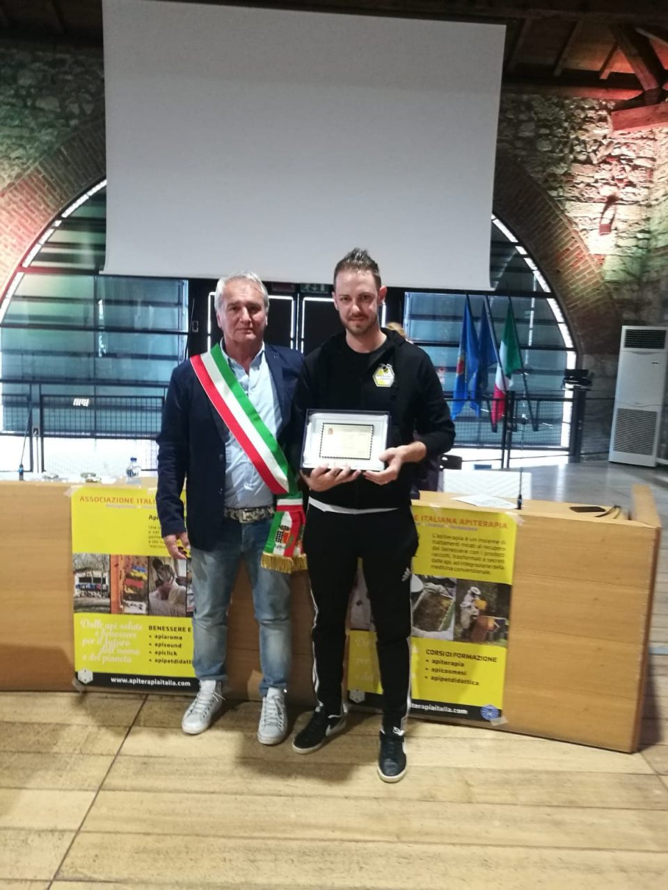 Apicoltura Lucato ha vinto il primo premio “L’ape d’Oro” con il miele di Castagno