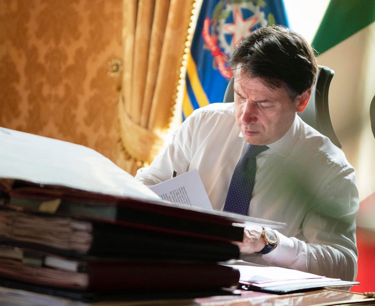 Nuovo Dpcm Conte, il premier ha firmato: ecco le misure anti Covid