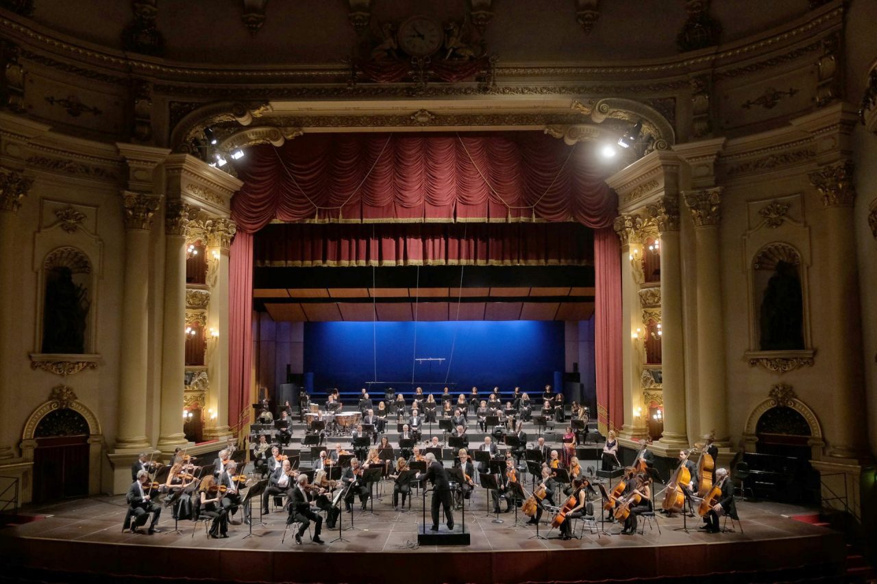 La stagione sinfonica al Filarmonico prosegue gratuitamente in streaming