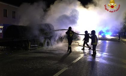 Paura a Bussolengo: autoarticolato in fiamme vicino a una palazzina