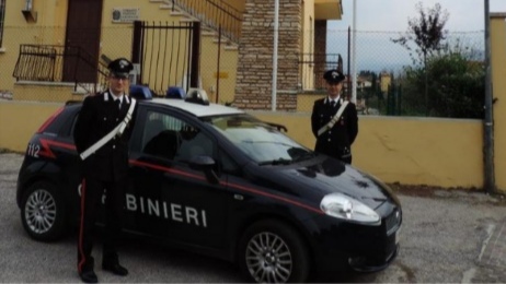 Fornisce i dati sensibili del conto all’operatore della banca ma è una truffa