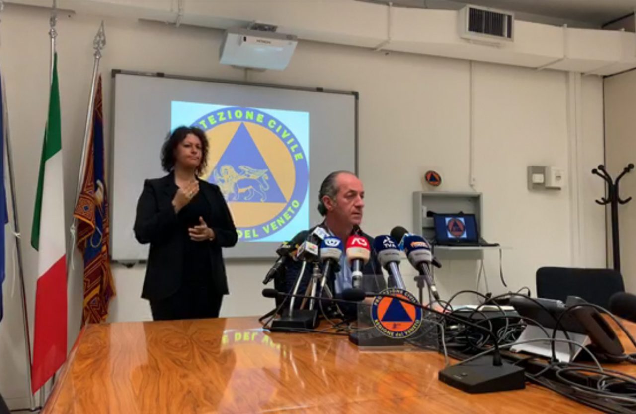 Nuovi focolai nelle case di riposo, Zaia: “Siamo preoccupati, da lunedì tamponi ai visitatori”