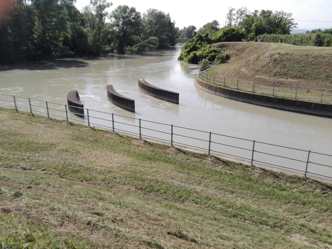 Chiuse le paratie per la stagione invernale, al via la manutenzione del canale Adige Guà