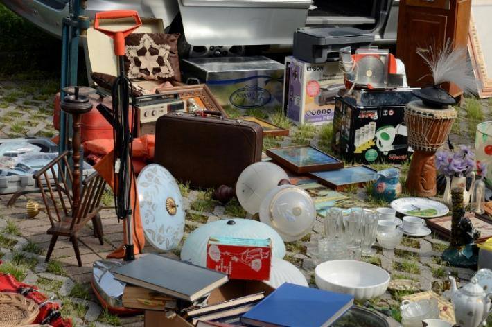 Le “Soffitte in Piazza” tornano al Saval: abiti vintage, vecchi utensili e non solo
