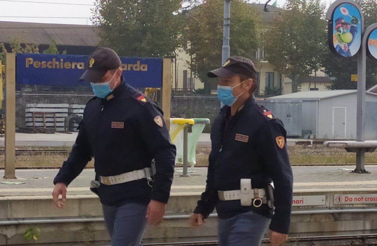 Senza biglietto alla stazione di Peschiera, si scopre che era un ricercato