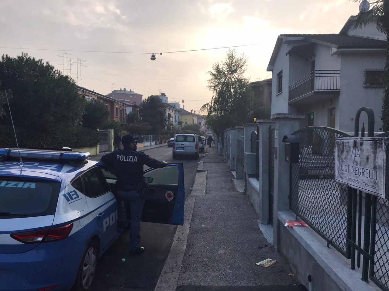 Guida a tutta velocità e in modo spericolato per le vie di Verona sotto l’effetto della cocaina