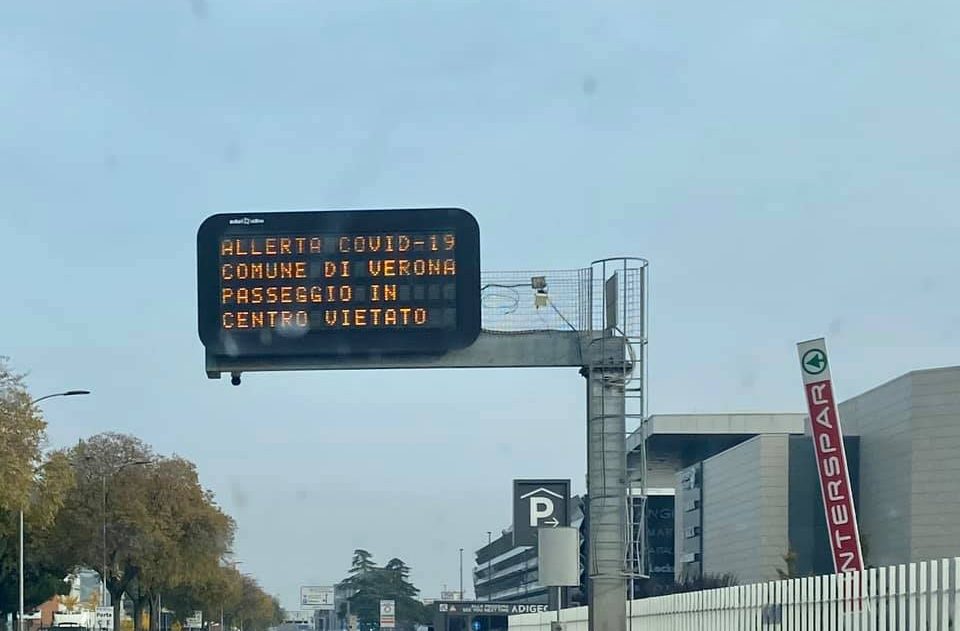 Esercenti contro i cartelli alle porte di Verona: “A questo punto, meglio chiudere tutto”
