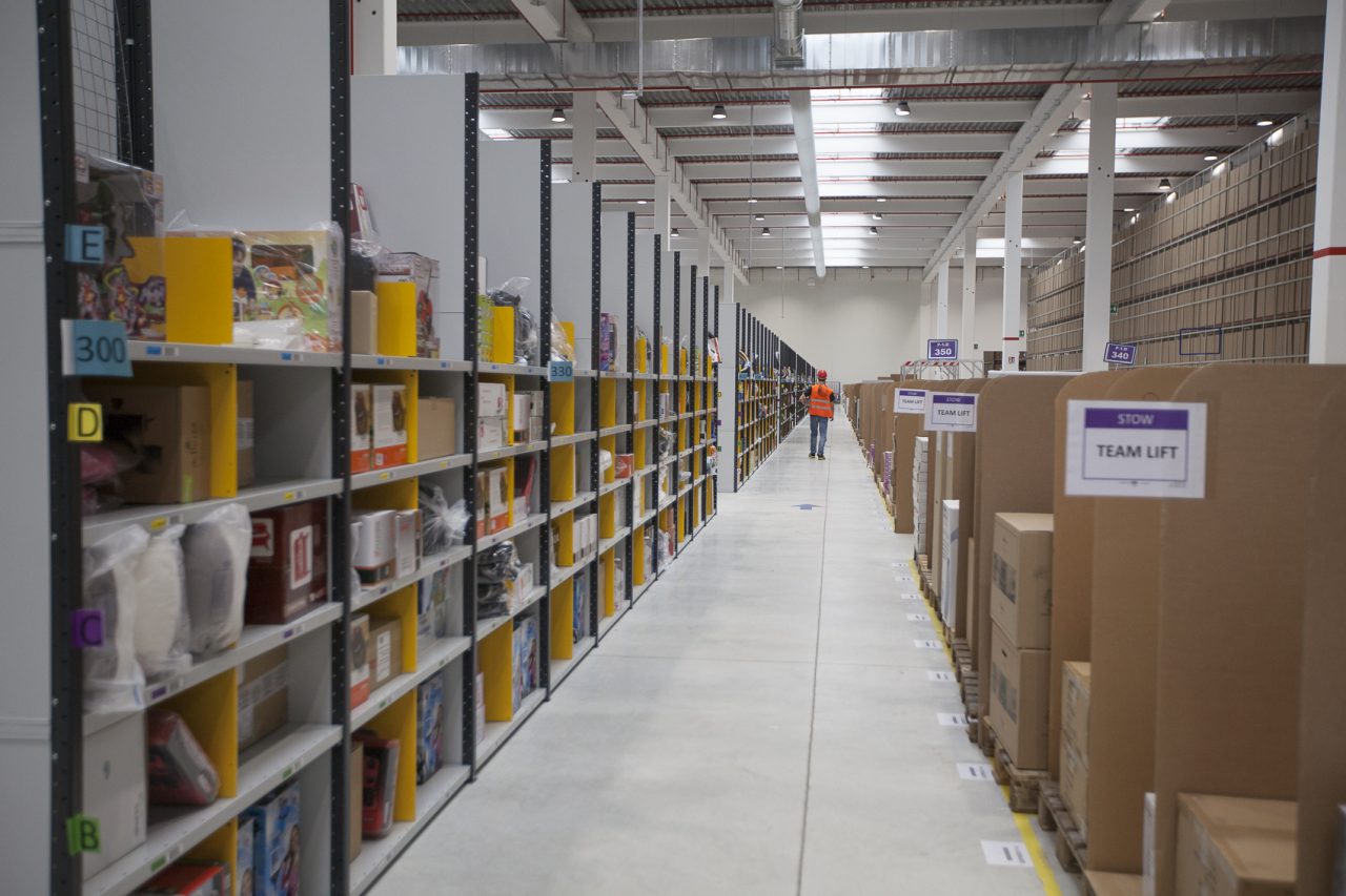 Amazon assume magazzinieri per la sede di Castelguglielmo/San Bellino