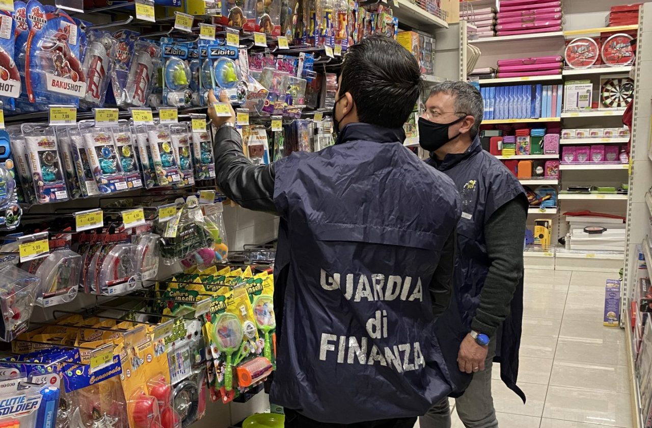 Falso “Made in Italy” e prodotti non sicuri a San Bonifacio, sequestrati articoli per oltre 8mila euro