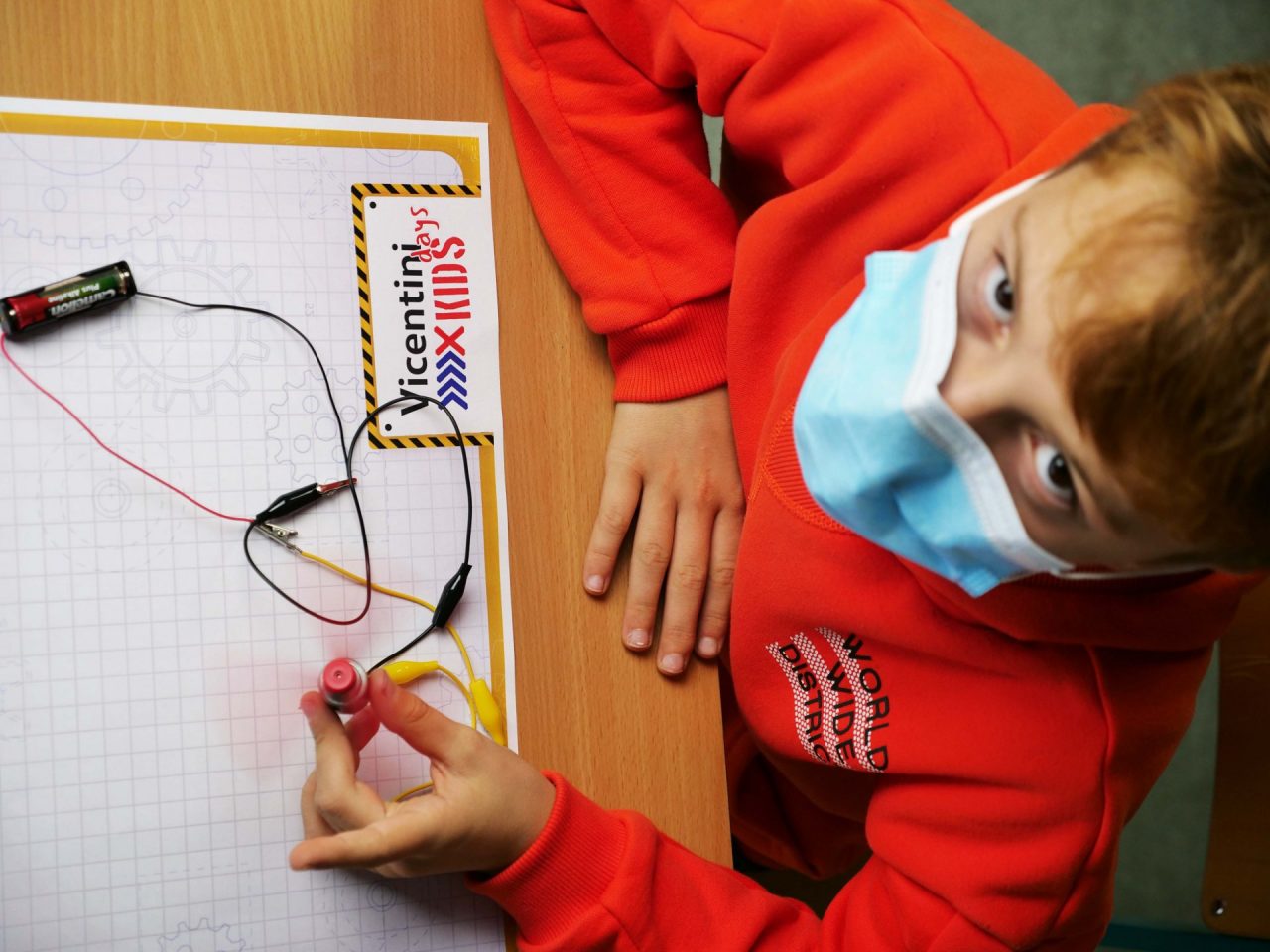 Laboratori scientifici gratis per gli alunni rimasti senza scuola