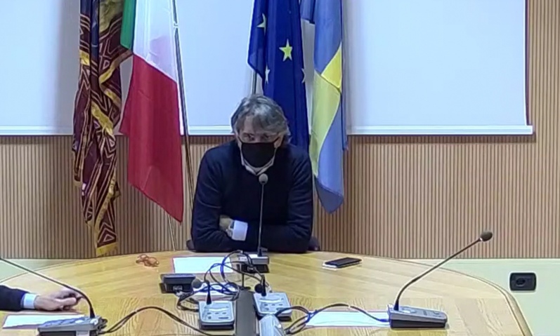 Sboarina sul Dpcm: “Nel week end ok i mercati, chiusi bar e gelaterie nei centri commerciali”