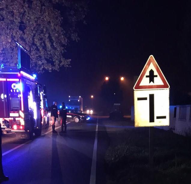 Tragedia a Minerbe: si schianta con l’auto contro un platano, morta una 19enne