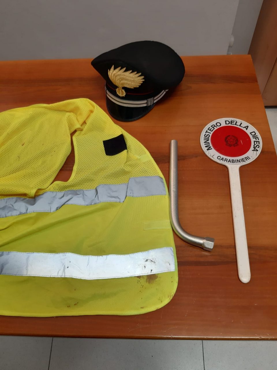 Paura a Cavaion Veronese: colpisce alla testa una 76enne con una chiave inglese e poi fugge