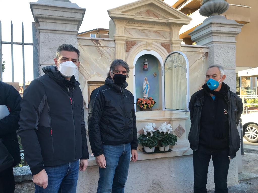 Rimesso a nuovo il capitello in via Mameli dai volontari “Gruppo Capitei Tnt”
