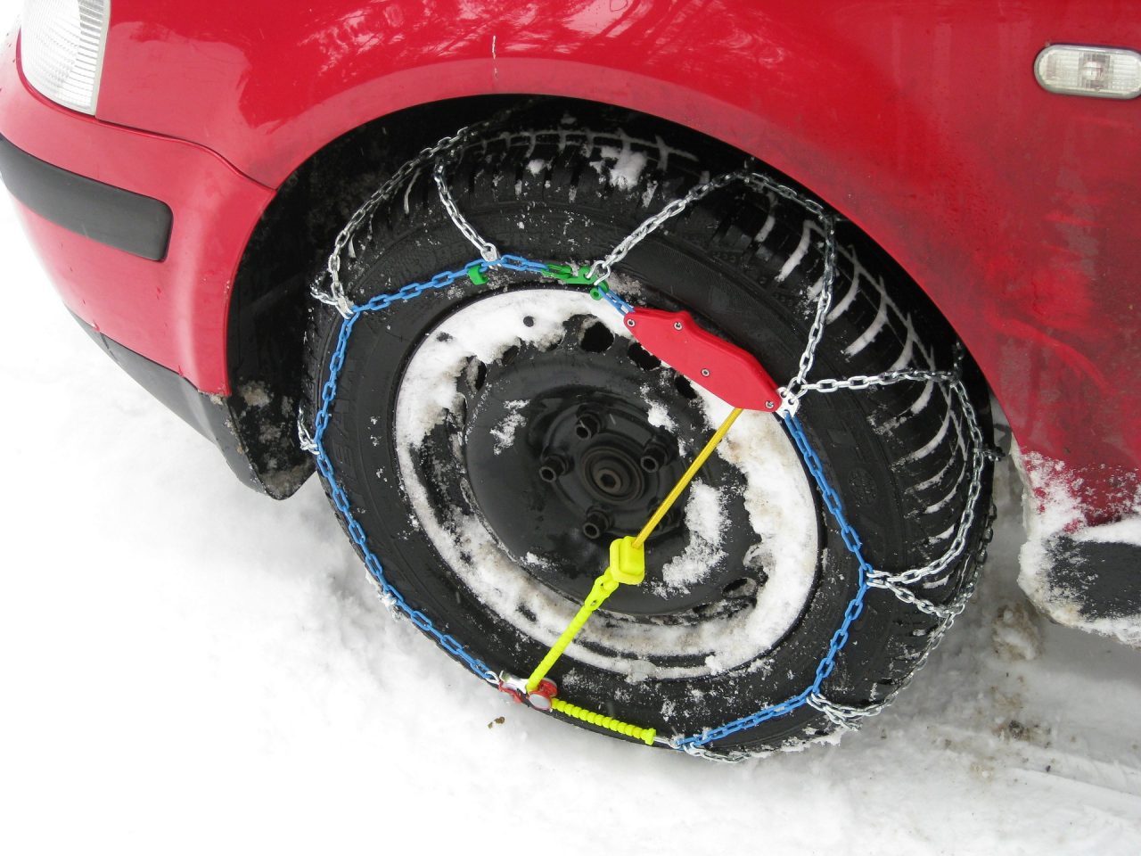 Obbligo di gomme invernali o catene a bordo dal 15 novembre sulle strade provinciali