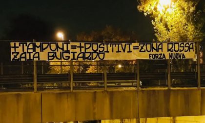 Striscione Forza Nuova anche a Verona sul pericolo zona rossa: "Zaia bugiardo"