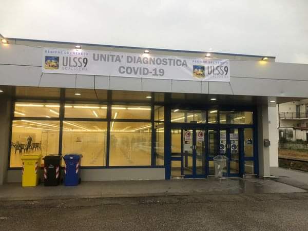 Alla cena ‘affollata’ di Natale c’era un positivo, scompiglio al centro tamponi Bussolengo per fare il test