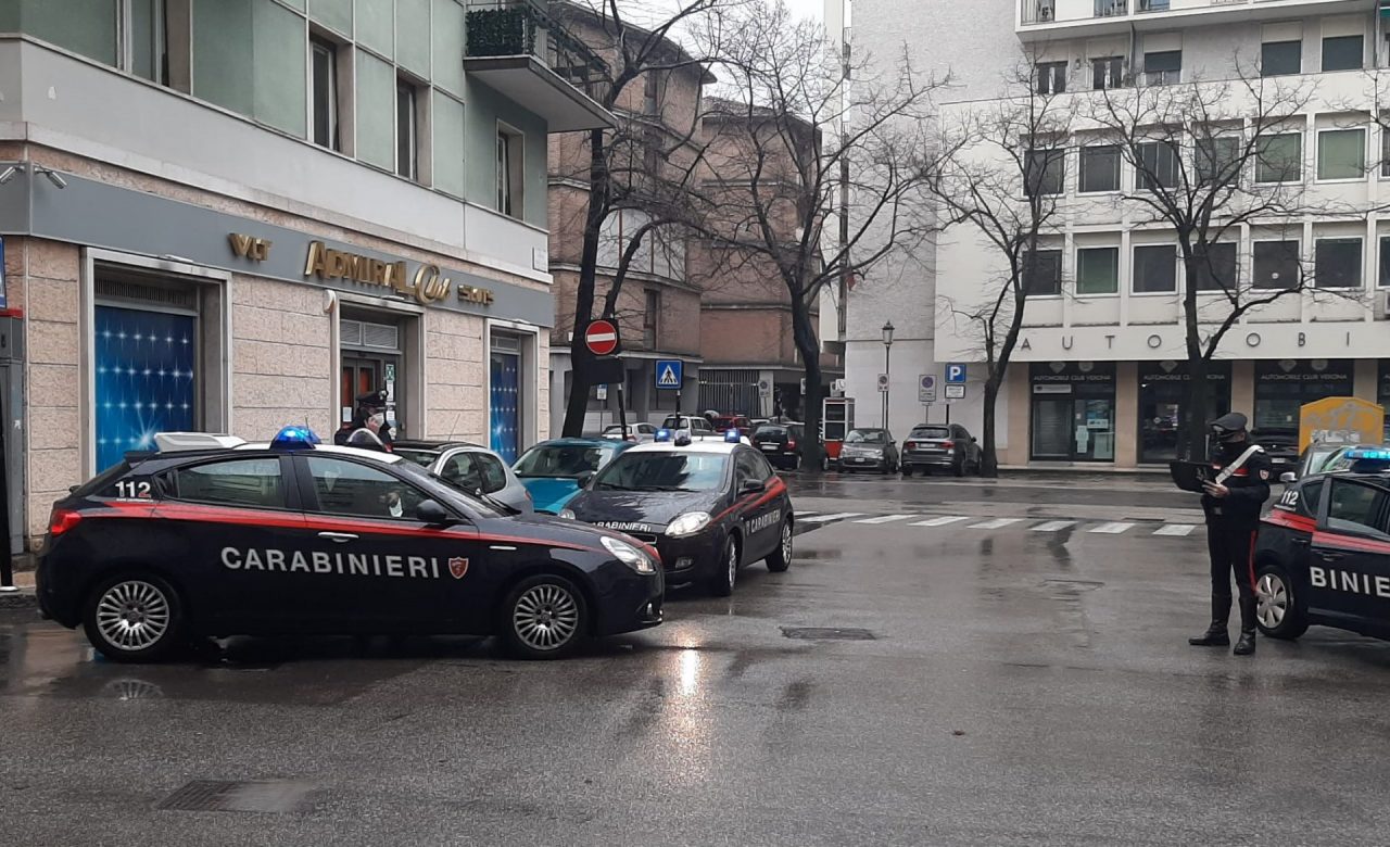 Festa in appartamento in 11 persone, oltre 5mila euro di multa