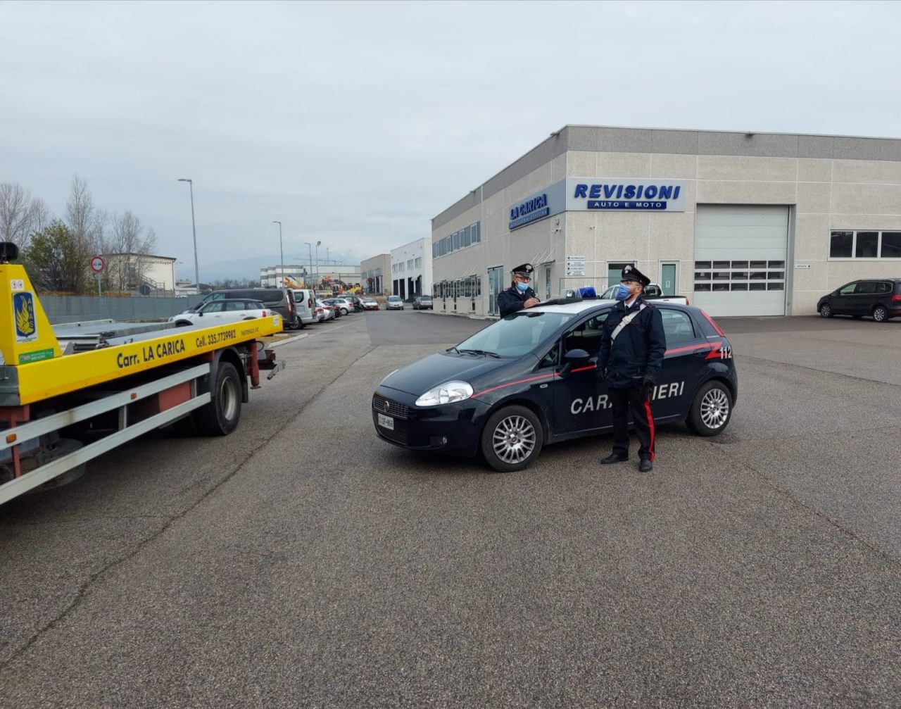 Ubriaco alla guida a Bardolino gli sequestrano il veicolo ma lui cerca di riprenderselo