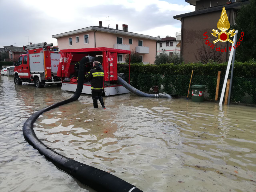 Maltempo, Vigili del Fuoco veronesi in soccorso alla popolazione di Torri di Quartesolo
